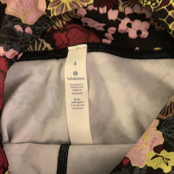 DISCONTINUED Lululemon Women's Floral Align Leggings Black/Multi - Picture 4 of 4